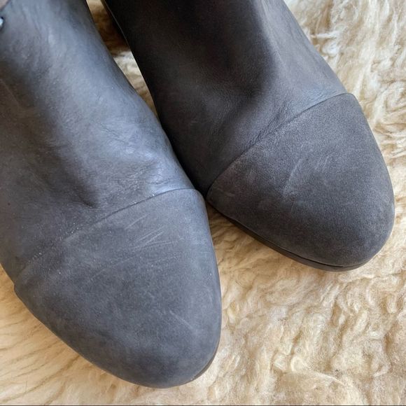 Elegant Black Ankle Boots - Picture 5 of 15